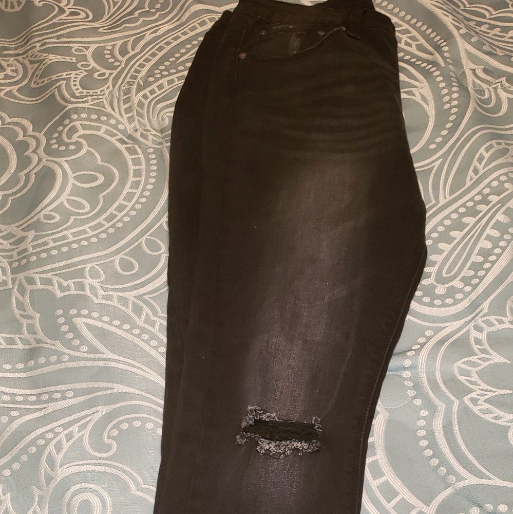 Destroyed skinny jeans